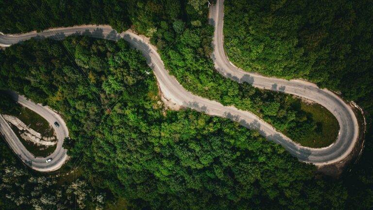 The Rise of Virtual Reality Tourism: Experiencing Destinations from Home